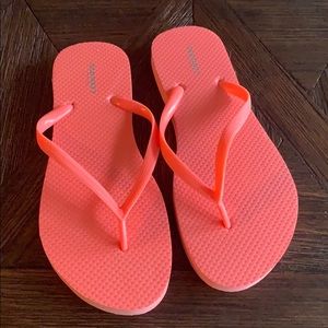 NWOT Hot Pink Old Navy Flip Flops